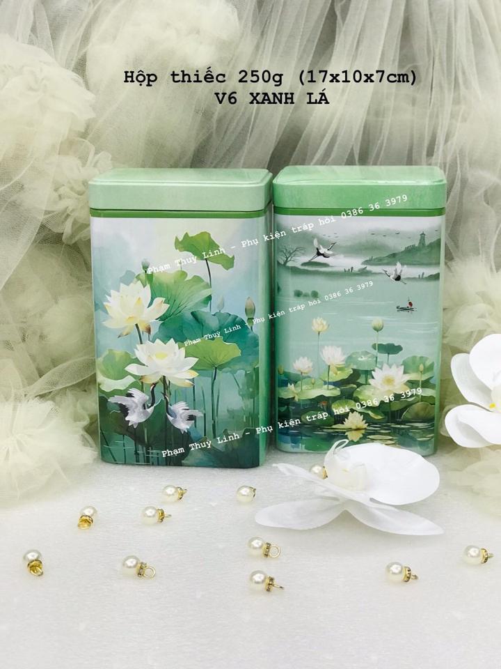 Hộp thiếc 250g V6 XANH LÁ-duoc-ban-tai-Phạm Thuỳ Linh