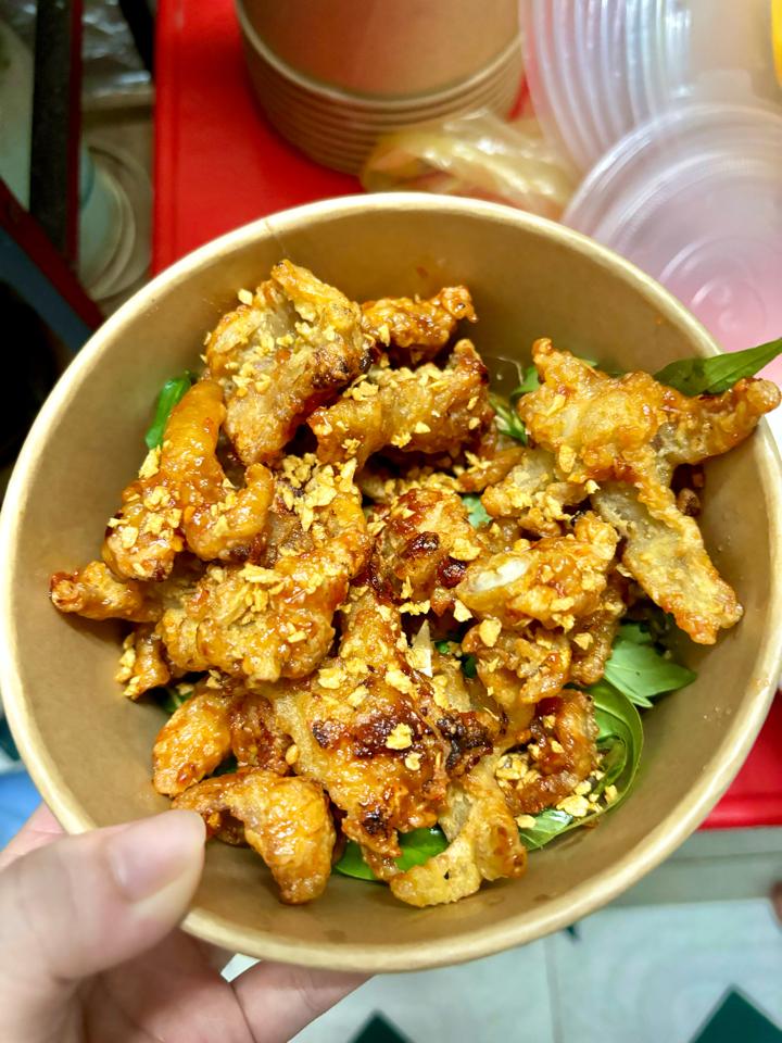 Chân gà bơ tỏi-duoc-ban-tai-Phúc Khang Foods