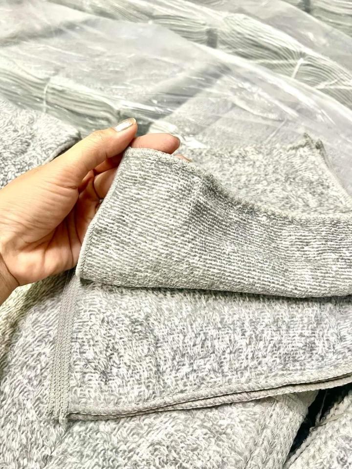 Khăn lau đa năng xám-duoc-ban-tai-VĂN PHÒNG PHẨM QUỐC ANH