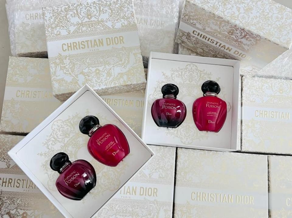 Set Dior Hypnotic Poison Edt 50ml + Body lotion 75ml-duoc-ban-tai-0352842688