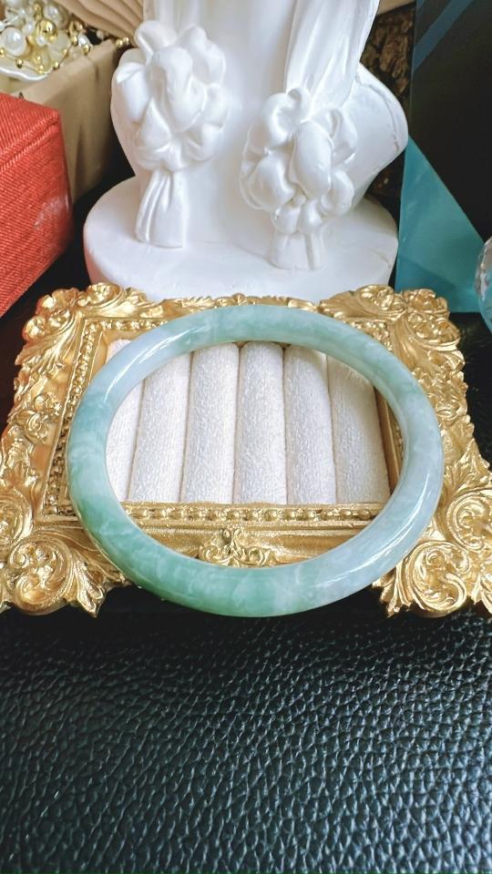 Vòng Cẩm thạch Myanmar loại A thiên nhiên Size 54,8mm bản 7,5ly-duoc-ban-tai-0352842688