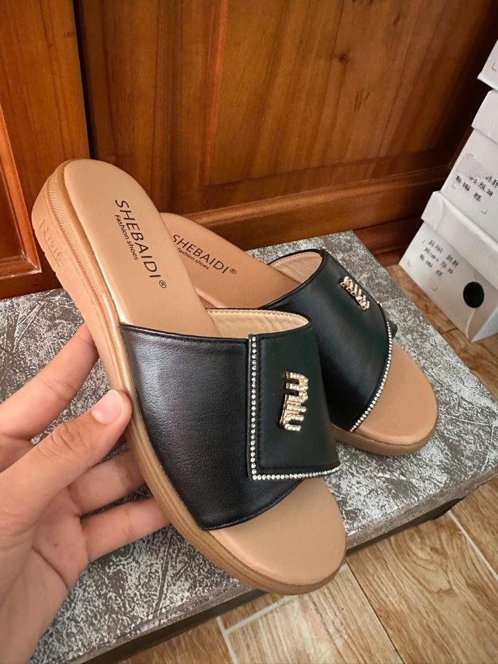 Dép Lê Đen Nữ-duoc-ban-tai-Shop giày Ốc - Giày Nữ Thời Trang