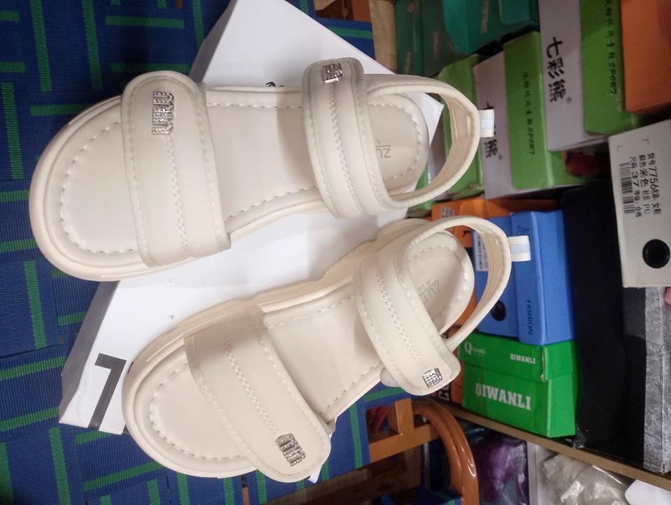 Quay hậu trắng-duoc-ban-tai-Shop giày Ốc - Giày Nữ Thời Trang