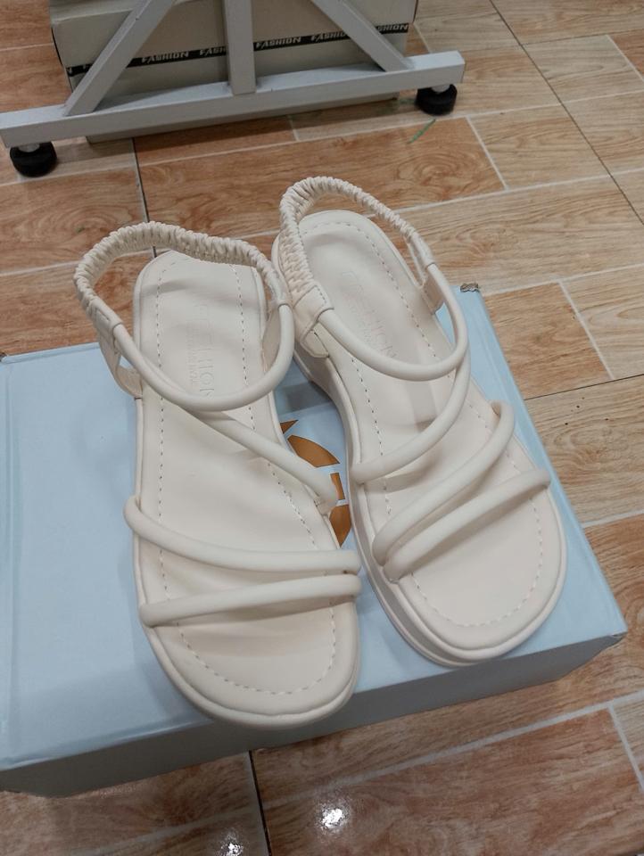 Sandal quai dây trắng-duoc-ban-tai-Shop giày Ốc - Giày Nữ Thời Trang