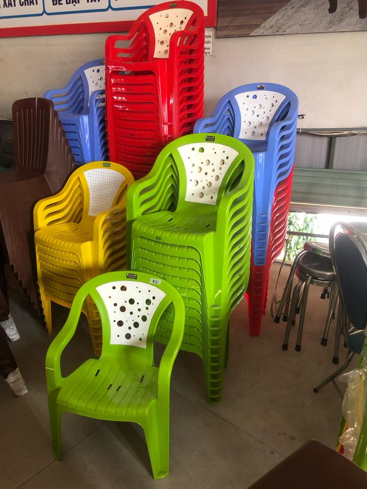 Ghế nhựa bành tựa lưng-duoc-ban-tai-CHODOCUVUNGTAU.VN