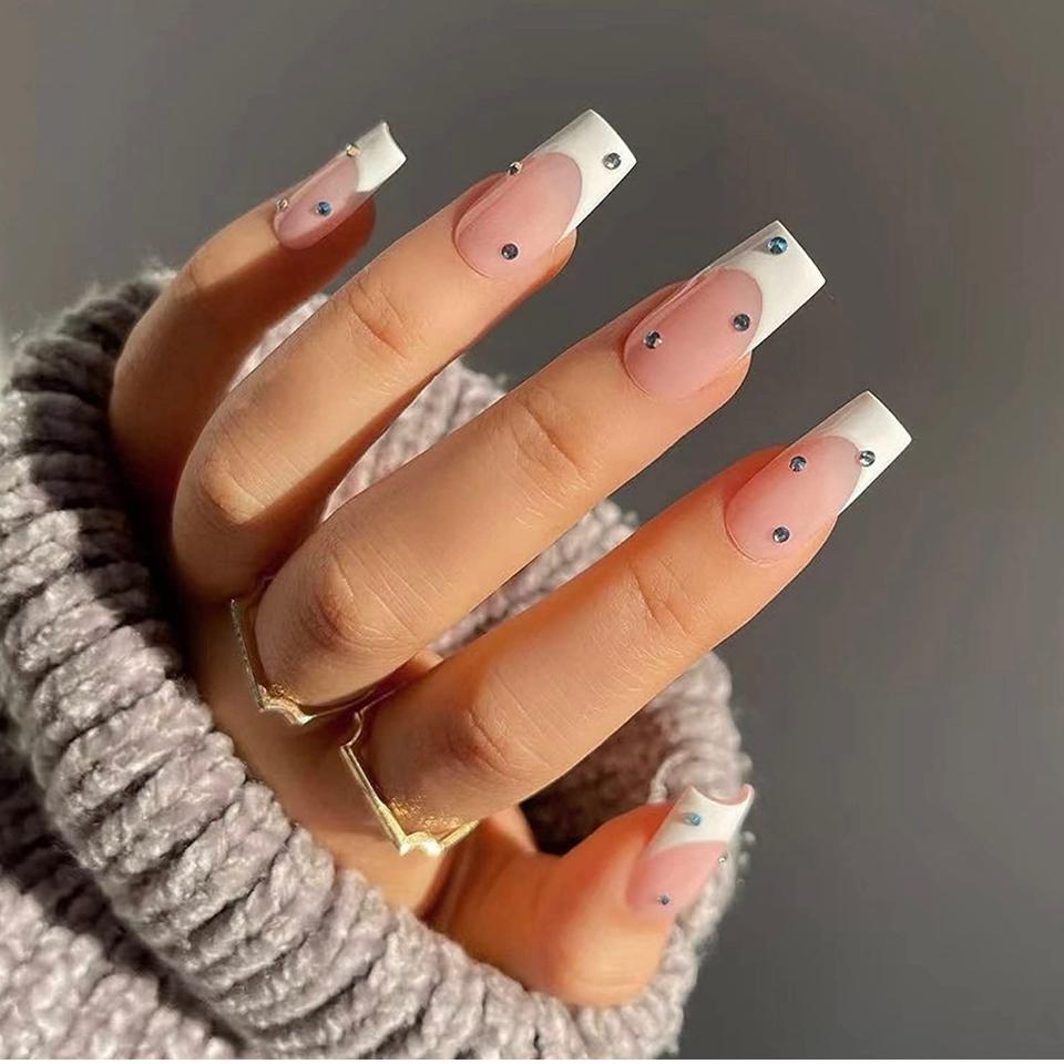 Viền móng (ngón)-duoc-ban-tai-Virusn95nailroom