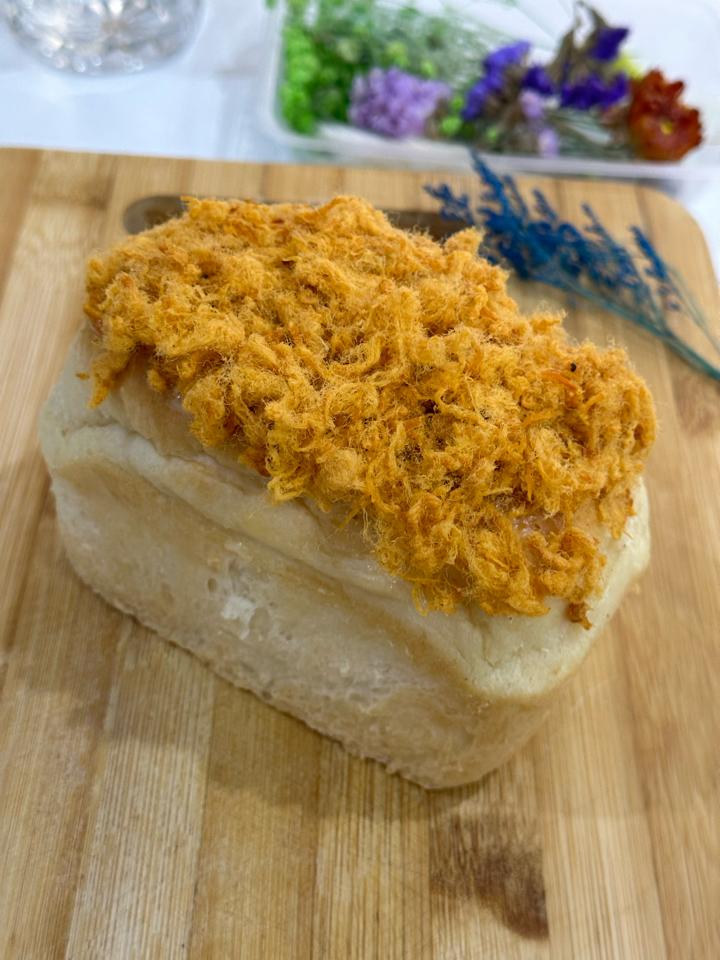 Bánh Mì Hoàng Kim (250gr)-duoc-ban-tai-Bếp Nhà Gió