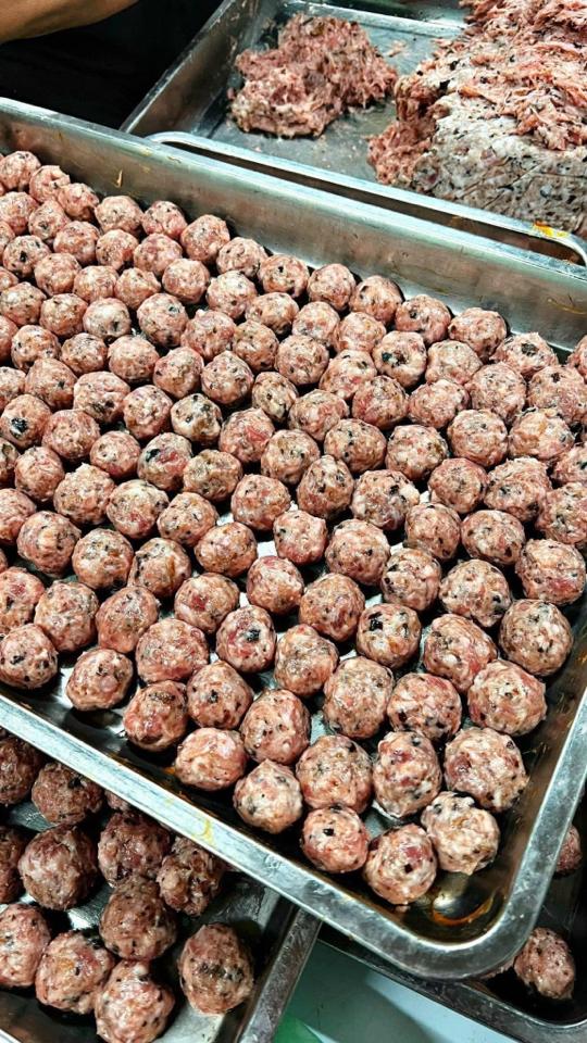 Mọc viên nấm hương-duoc-ban-tai-Bếp Vị Bắc