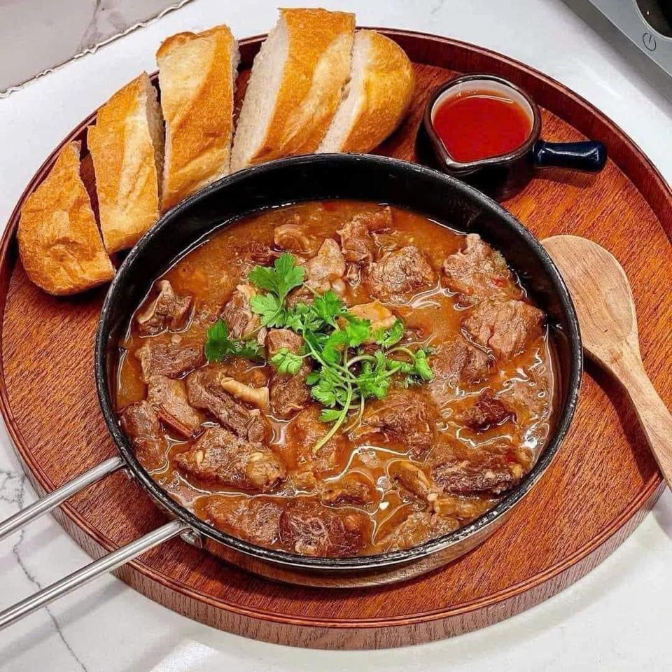 Sốt Vang Bò Cay-duoc-ban-tai-Bếp Vị Bắc