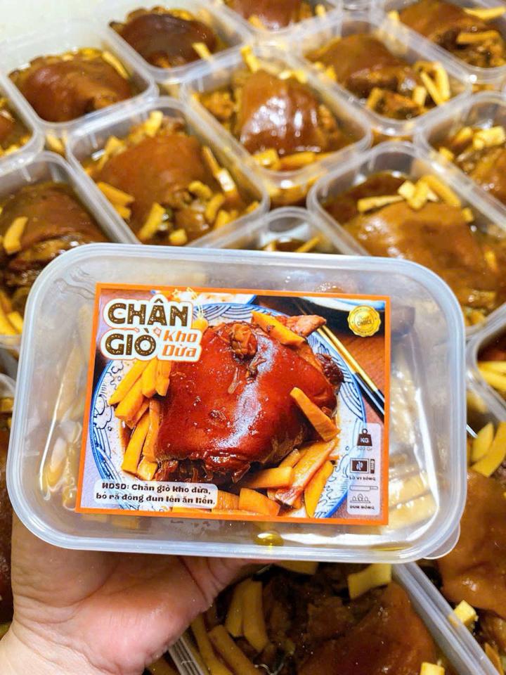 Chân giò kho Dừa-duoc-ban-tai-Bếp Vị Bắc