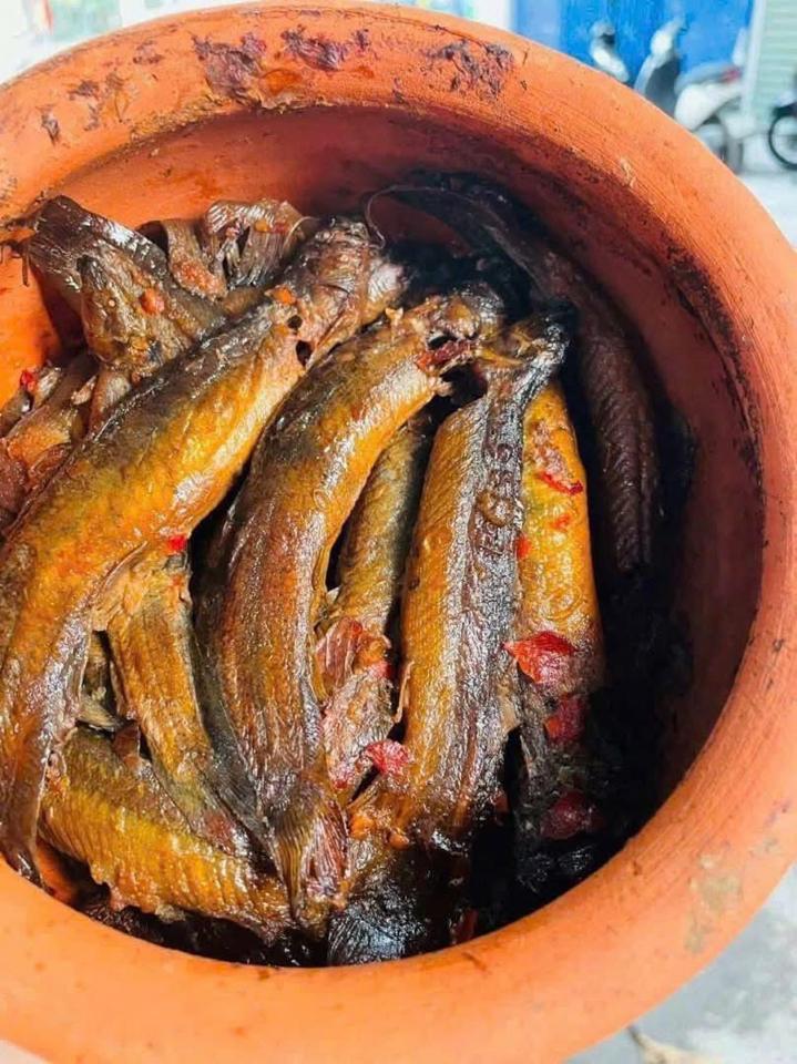 Cá trạch Trứng kho niêu-duoc-ban-tai-Bếp Vị Bắc