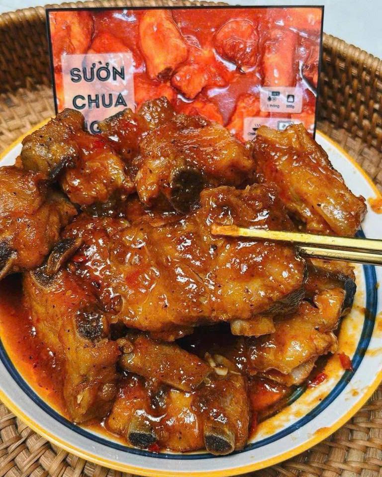 Sườn xào chua ngọt-duoc-ban-tai-Bếp Vị Bắc