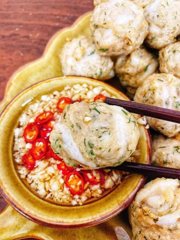 Chả cá ngần Sông Đà-duoc-ban-tai-Bếp Vị Bắc