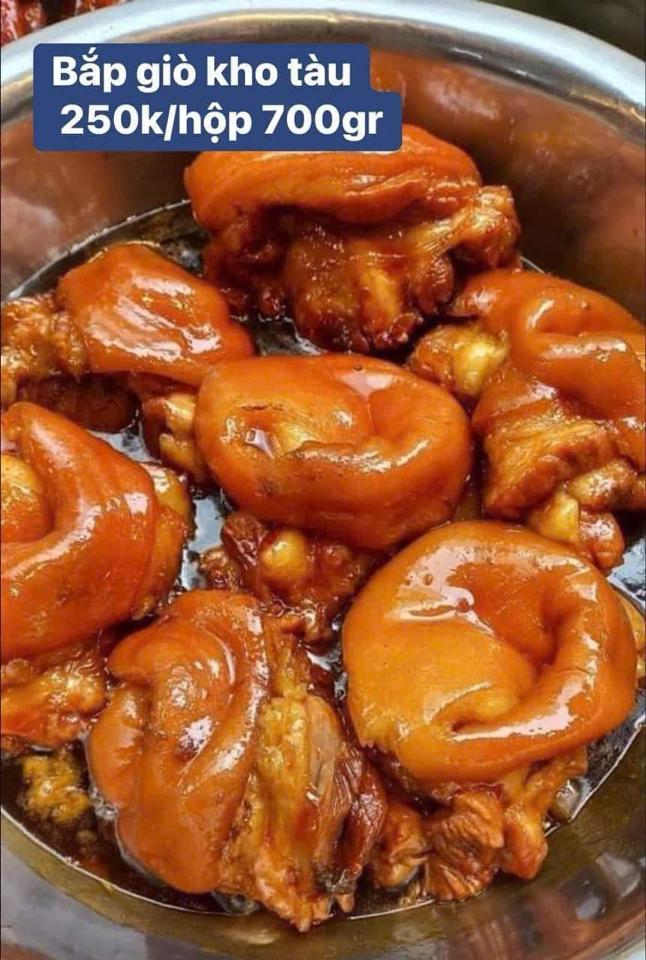 Thịt chân giò kho tàu-duoc-ban-tai-Bếp Vị Bắc