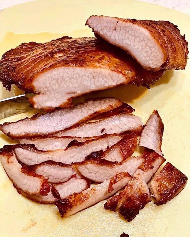 Xá xíu nọng heo-duoc-ban-tai-Bếp Vị Bắc