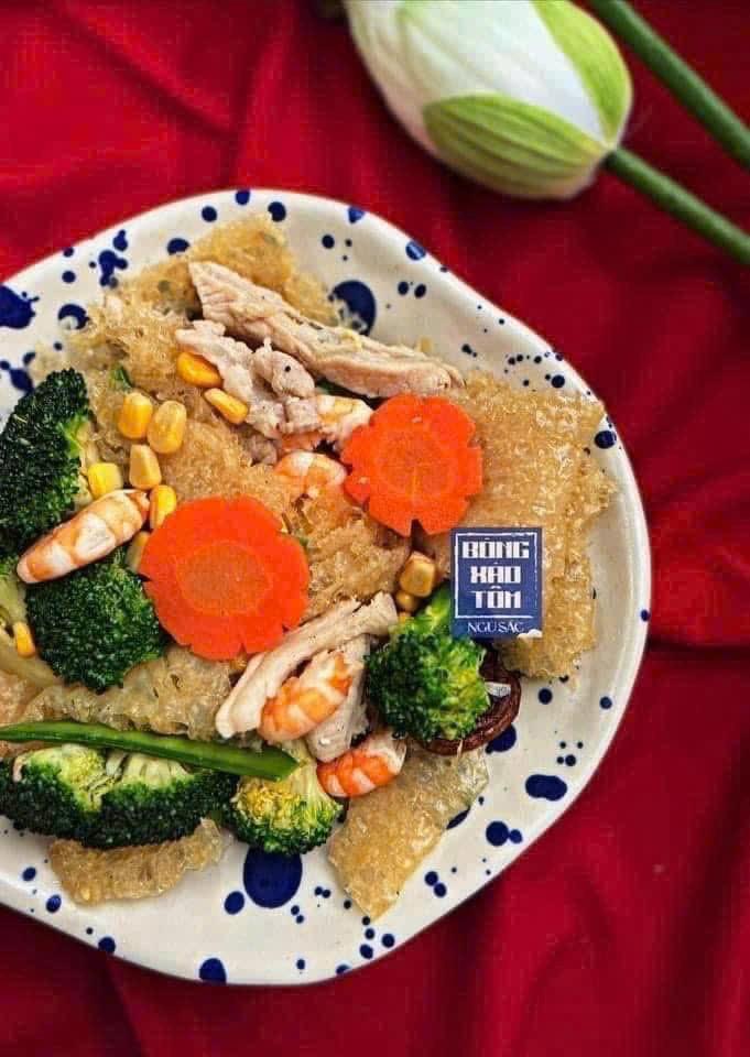 Bóng xào tôm ngũ sắc-duoc-ban-tai-Bếp Vị Bắc