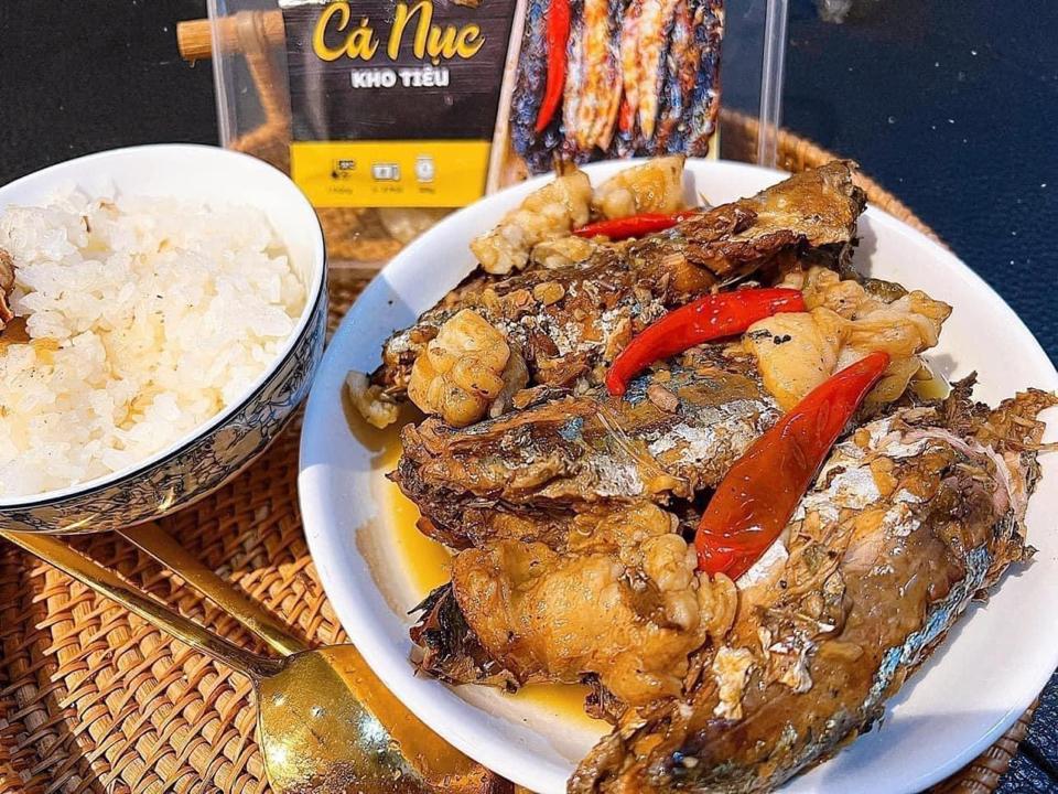 Cá nục kho tiêu-duoc-ban-tai-Bếp Vị Bắc