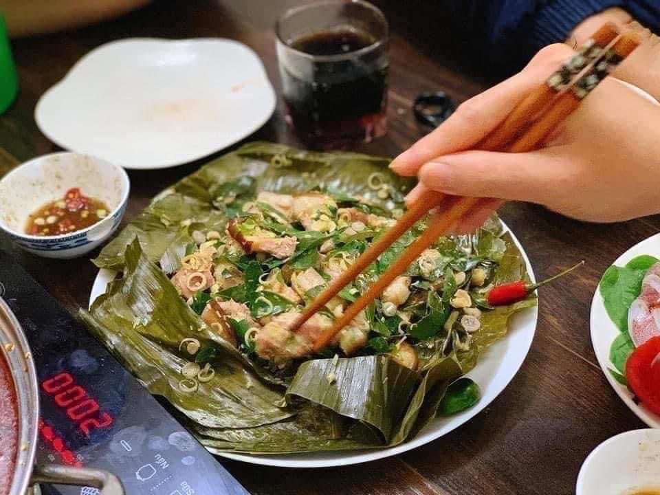 Lợn Mán bọc lá chuối-duoc-ban-tai-Bếp Vị Bắc