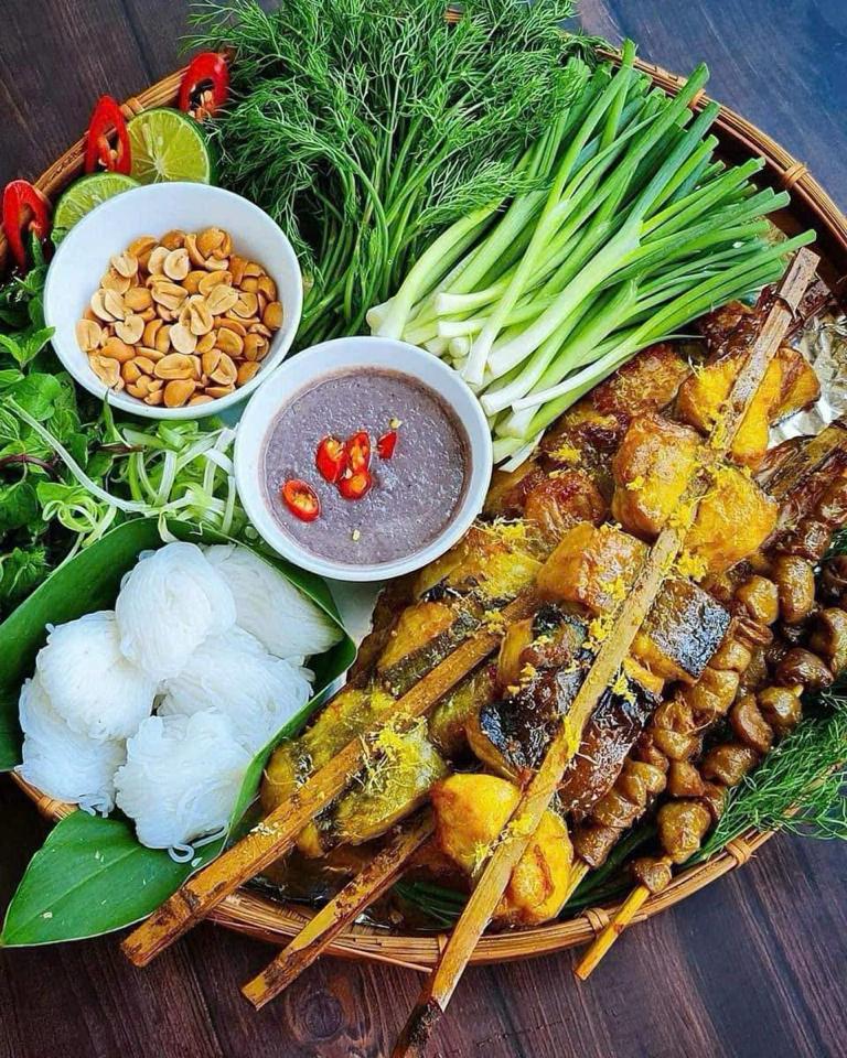 Chả cá lăng-duoc-ban-tai-Bếp Vị Bắc