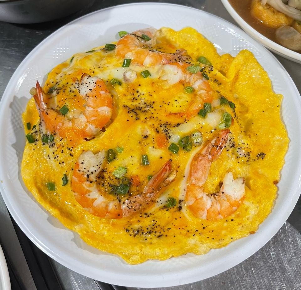 Cơm phủ trứng tôm-duoc-ban-tai-KUTIN Food & Drink