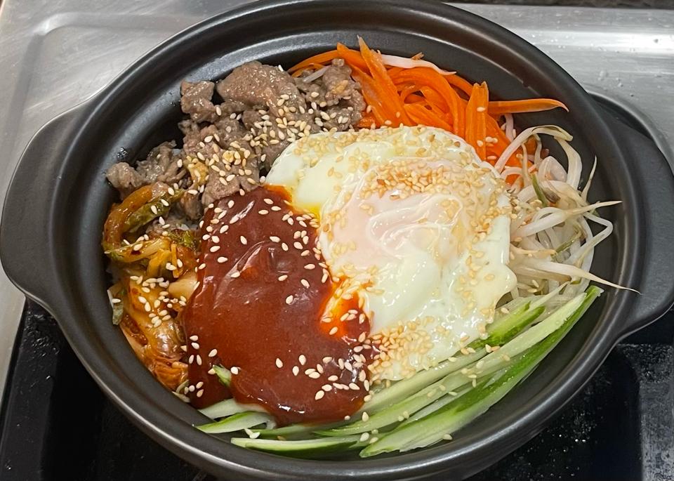 Cơm Trộn Bò-duoc-ban-tai-KUTIN Food & Drink