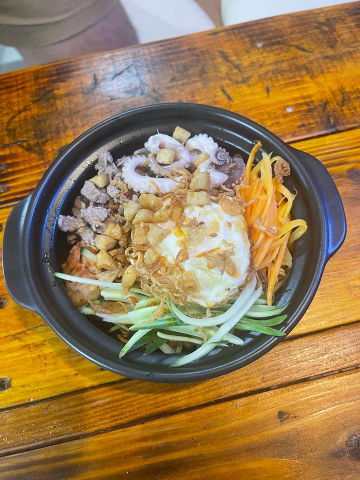 Mì trộn kim chi-duoc-ban-tai-KUTIN Food & Drink