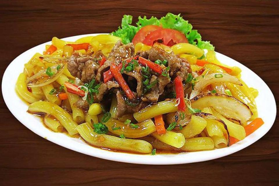 Nui xào bò-duoc-ban-tai-KUTIN Food & Drink