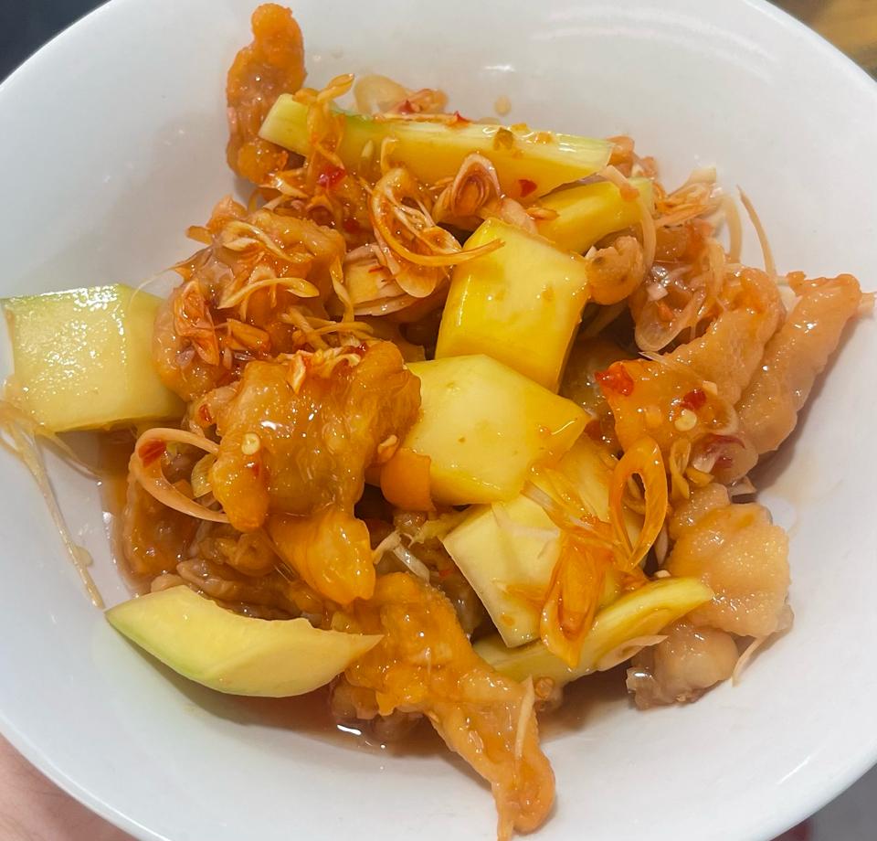 Chân gà sả ớt-duoc-ban-tai-KUTIN Food & Drink