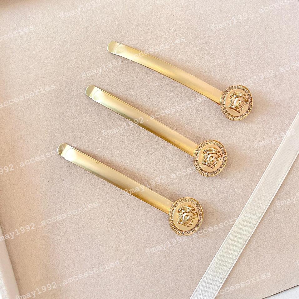 0167 Kẹp tóc Ver-duoc-ban-tai-Phụ Kiện MÂY 1992 ACCESSORIES
