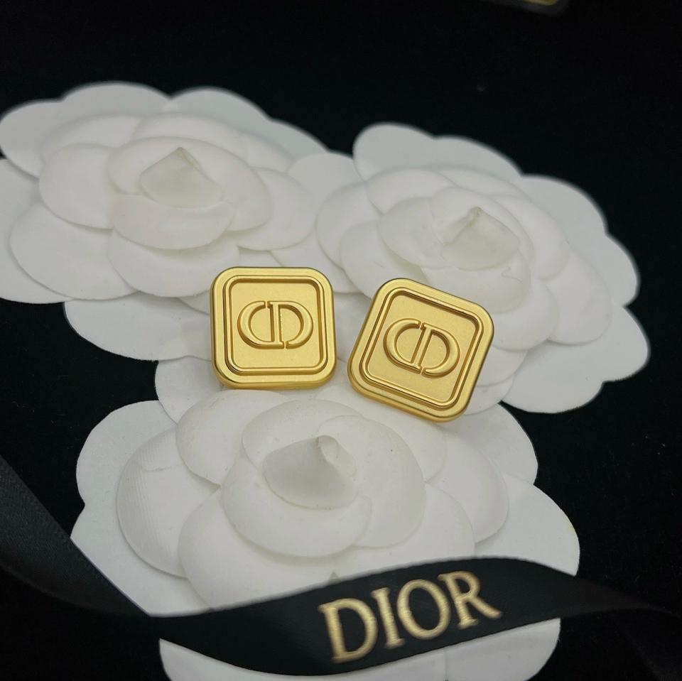 0063 Bông tai CD vuông-duoc-ban-tai-Phụ Kiện MÂY 1992 ACCESSORIES