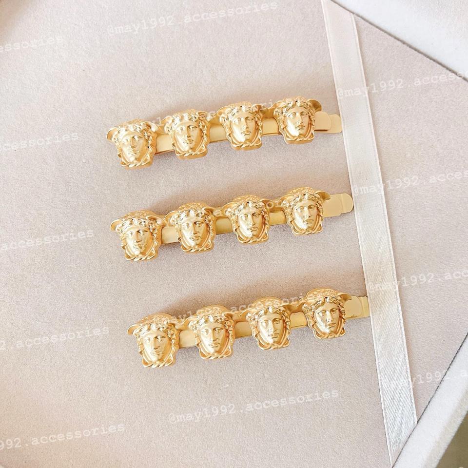 0169 Kẹp tóc Ver-duoc-ban-tai-Phụ Kiện MÂY 1992 ACCESSORIES