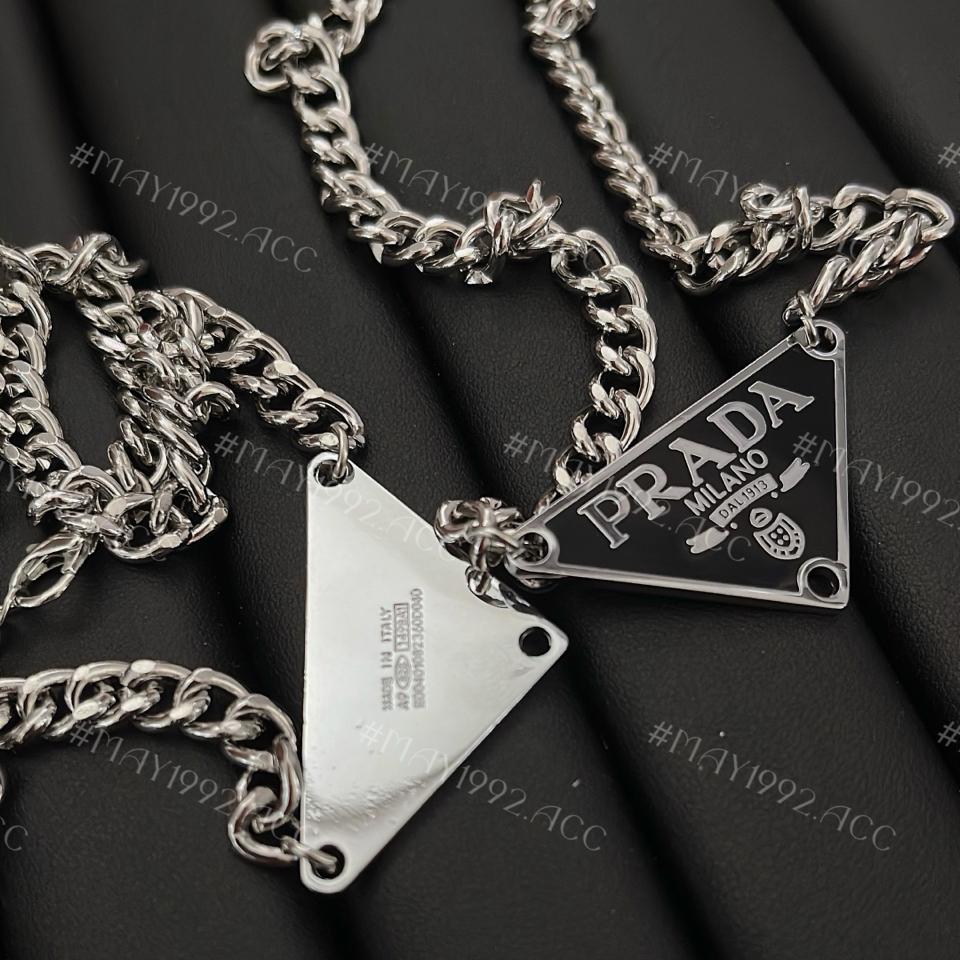 0122 Vòng cổ Prada-duoc-ban-tai-Phụ Kiện MÂY 1992 ACCESSORIES