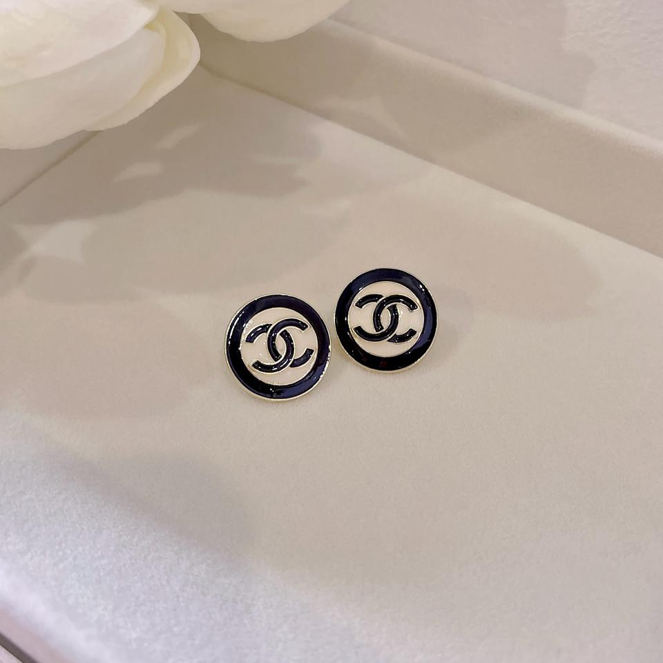0070 Bông tai CN tròn-duoc-ban-tai-Phụ Kiện MÂY 1992 ACCESSORIES