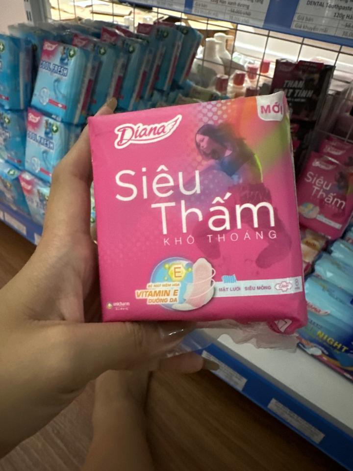(Mặt lưới)- Băng Vệ Sinh Diana Siêu Thấm Siêu Mỏng Cánh (gói 8 miếng)  -duoc-ban-tai-GenZstore