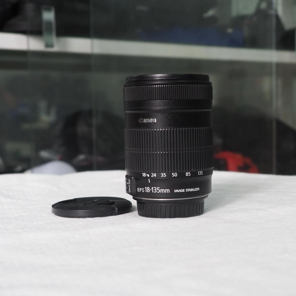 Canon EF-S 18-135mm f/3.5-5.6 IS, Mới 97%-duoc-ban-tai-Máy Ảnh Shop