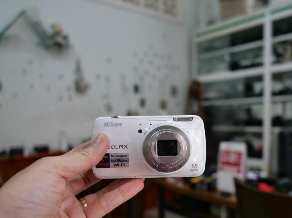 Máy ảnh Nikon Coolpix S800c, chiếc máy ảnh chạy android-duoc-ban-tai-Máy Ảnh Shop