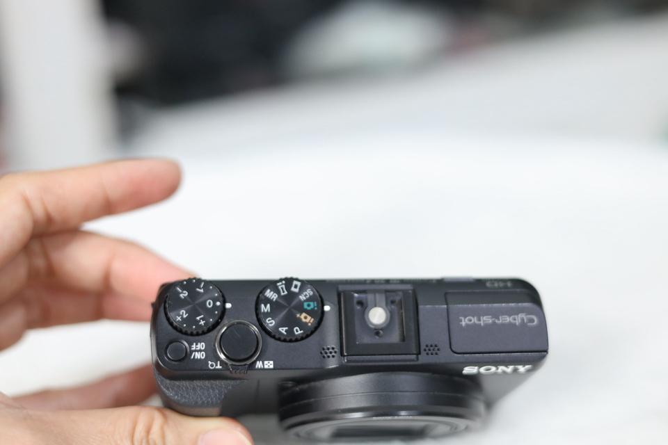 Sony Cyber-shot DSC-HX50V-duoc-ban-tai-Máy Ảnh Shop