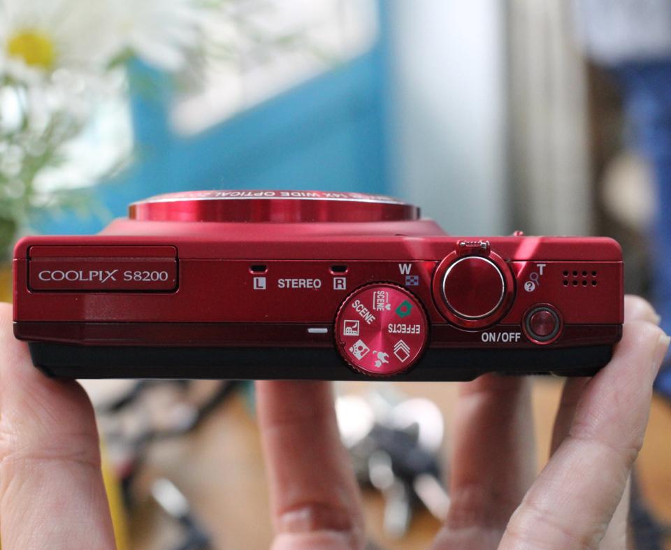 Nikon Coolpix S8200-duoc-ban-tai-Máy Ảnh Shop