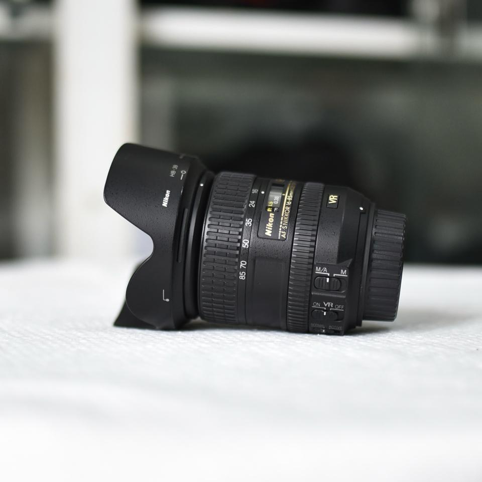 Ống kính Nikon AF-S 16-85mm f / 3.5-5.6G ED VR đẹp-duoc-ban-tai-Máy Ảnh Shop