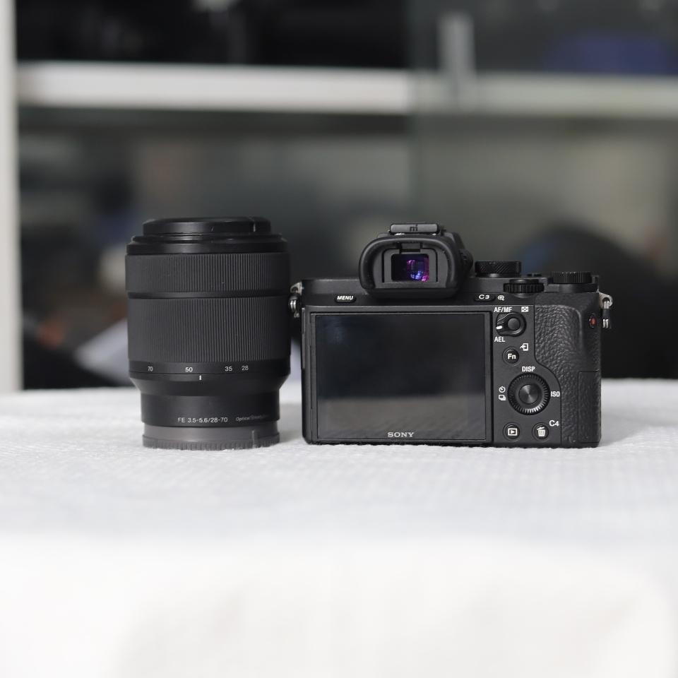 Sony A7 II kèm lens 28-70mm-duoc-ban-tai-Máy Ảnh Shop