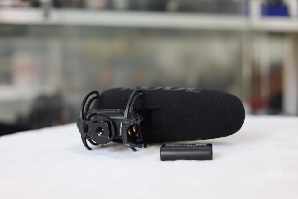 Microphone Rode VideoMic Pro Plus-duoc-ban-tai-Máy Ảnh Shop