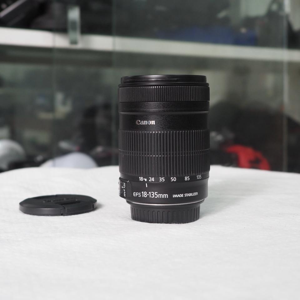 Canon EF-S 18-135mm f/3.5-5.6 IS, Mới 97%-duoc-ban-tai-Máy Ảnh Shop