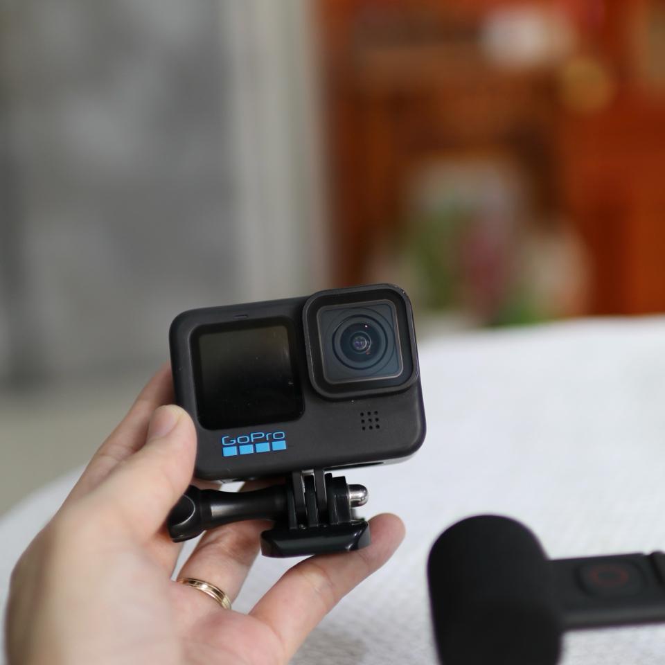Máy quay GoPro Hero 11 Black-duoc-ban-tai-Máy Ảnh Shop