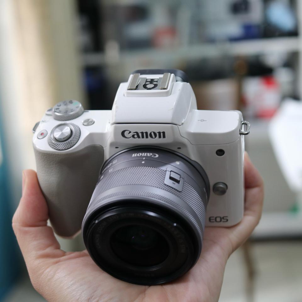 Canon EOS M50 + 15-45mm, White, use-duoc-ban-tai-Máy Ảnh Shop