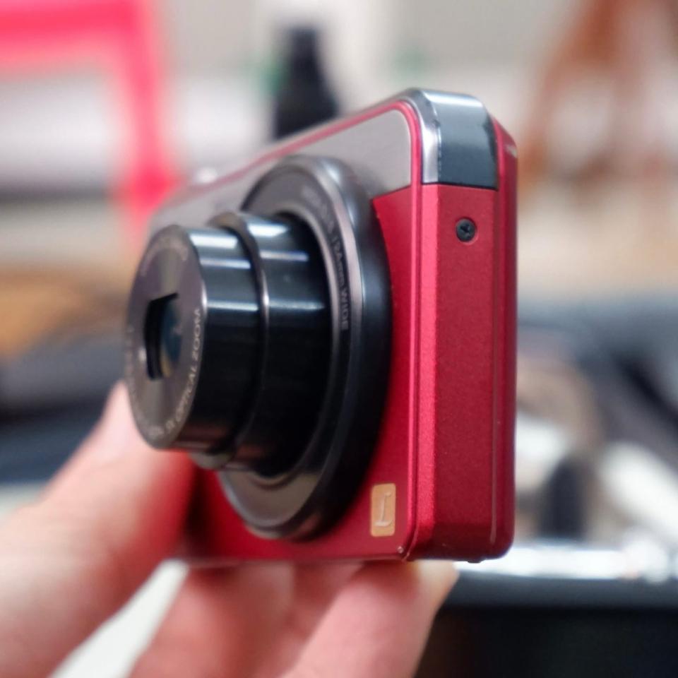 Máy ảnh Lumix XS3 - thiết kế siêu đẹp, mỏng nhẹ, có mịn da và nhiều tính năng hay, quay full HD, mới 99,9%-duoc-ban-tai-Máy Ảnh Shop