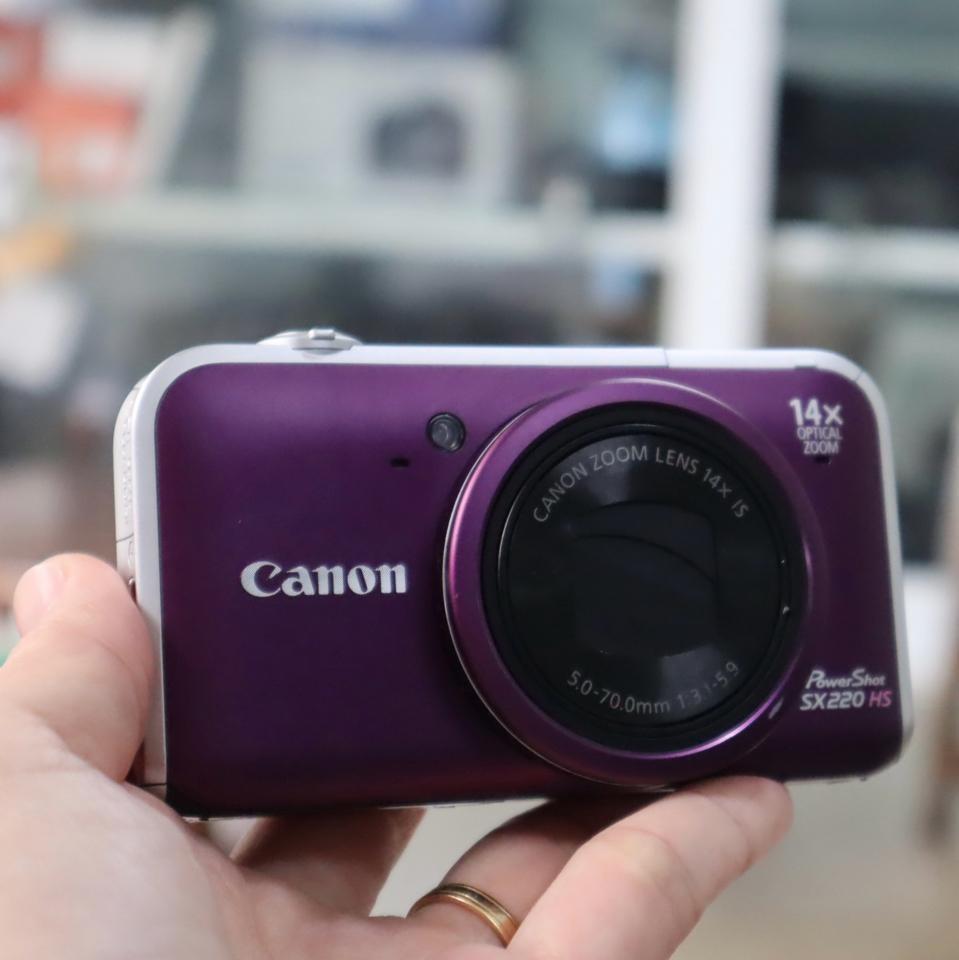 Canon Sx220 HS-duoc-ban-tai-Máy Ảnh Shop