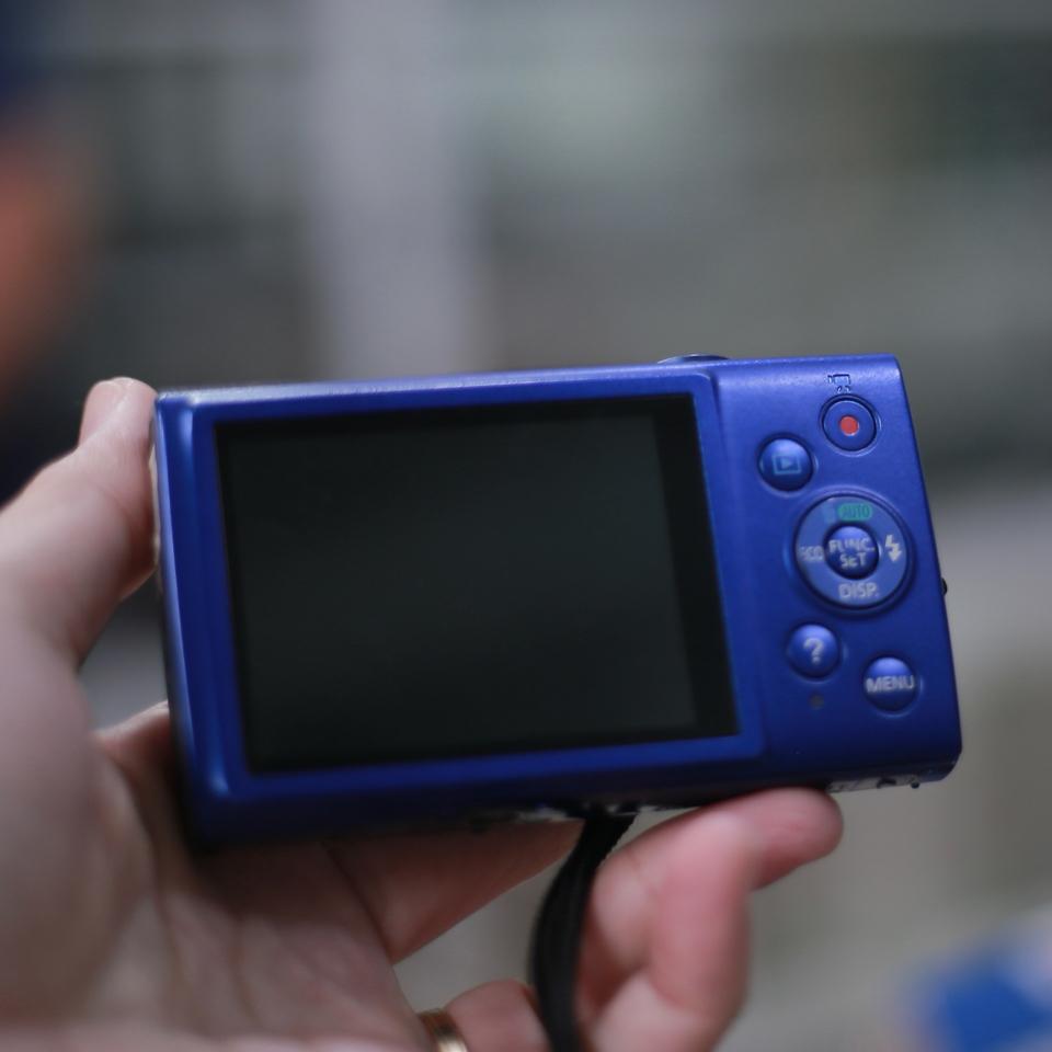 Canon ELPH 170 is-duoc-ban-tai-Máy Ảnh Shop