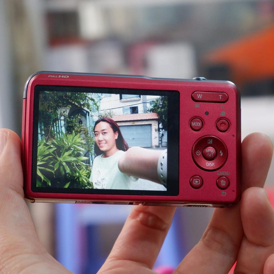 Máy ảnh Lumix XS3 - thiết kế siêu đẹp, mỏng nhẹ, có mịn da và nhiều tính năng hay, quay full HD, mới 99,9%-duoc-ban-tai-Máy Ảnh Shop