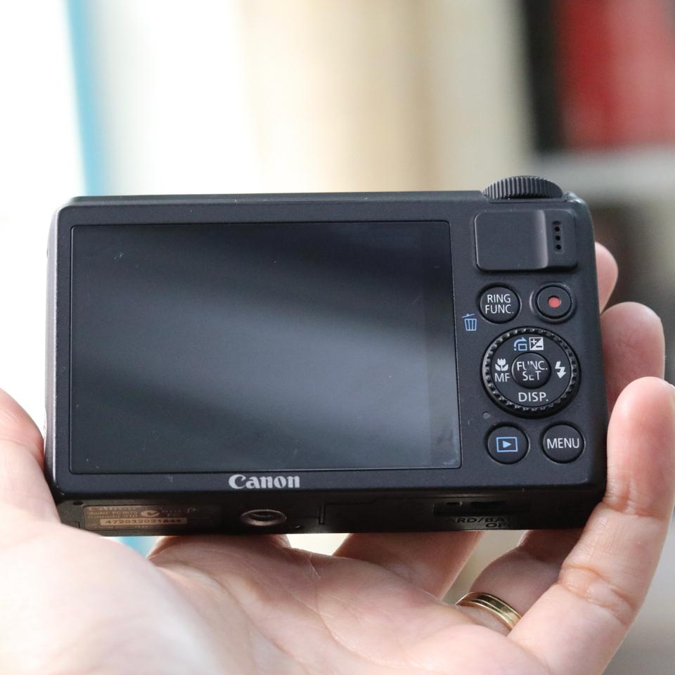 Canon S100-duoc-ban-tai-Máy Ảnh Shop