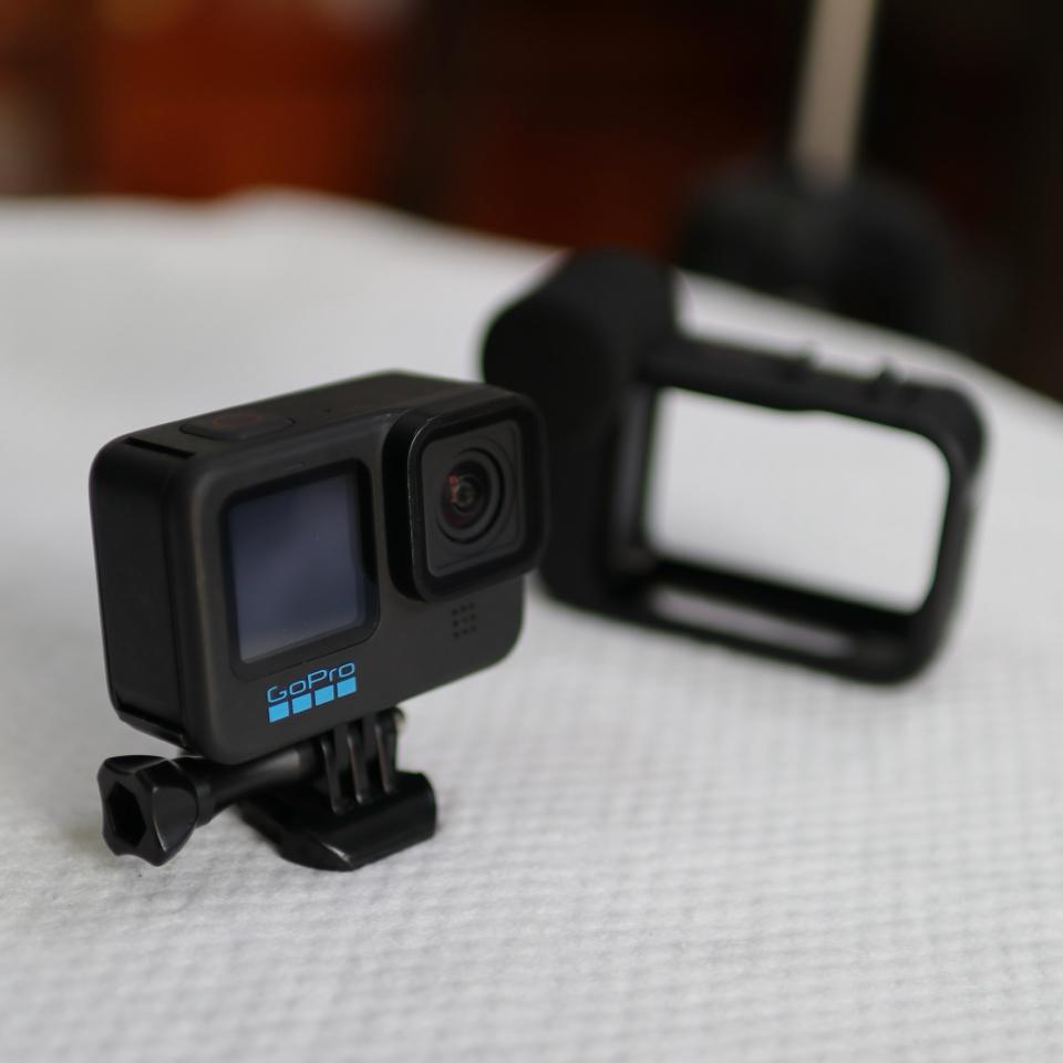 Máy quay GoPro Hero 11 Black-duoc-ban-tai-Máy Ảnh Shop